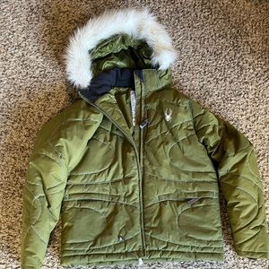 Spyder down ski jacket with detachable hood.